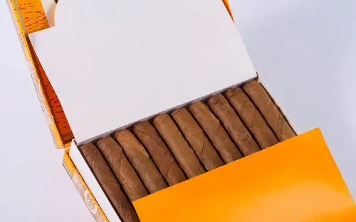 partagas-mini-cigarillos-offen.webp